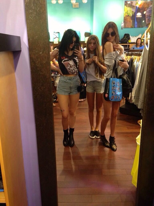 Jennerki też mają swoją Nicole Richie? (FOTO) Jennerki też mają swoją Nicole Richie? (FOTO)