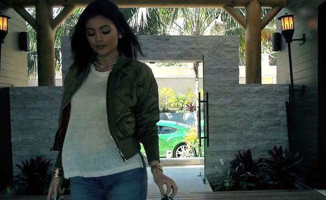 Kylie i Tyga całują się w jego nowym klipie! (FOTO) Kylie i Tyga całują się w jego nowym klipie! (FOTO)
