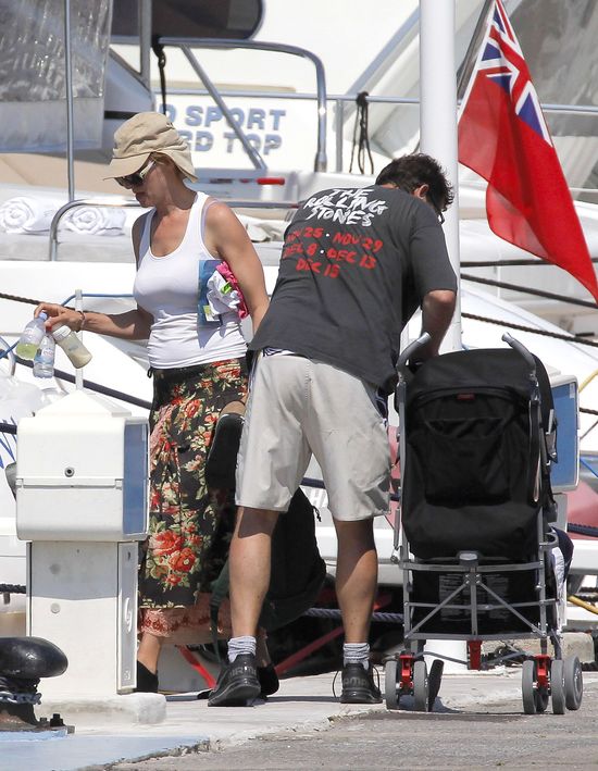 Uma Thurman na wakacjach (FOTO)