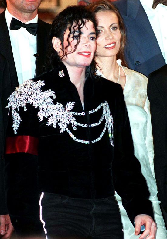 MIchaela Jacksona zagrał BIAŁY aktor i fani są wściekli! (VIDEO)