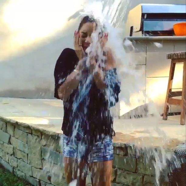 Longoria, Gomez, Hudgens, Spears - zobacz ich SPLASHE VIDEO Longoria, Gomez, Hudgens, Spears - zobacz ich SPLASHE VIDEO