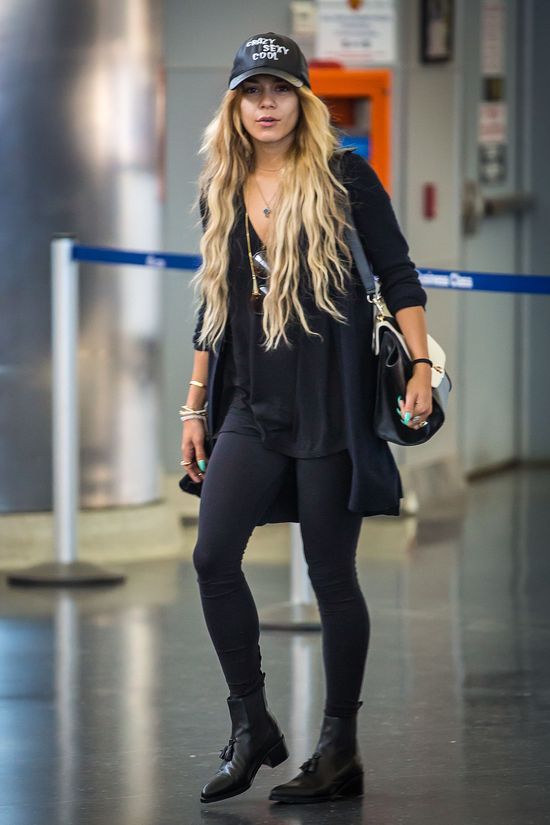 Naturalna twarz i sztuczne włosy Vanessy Hudgens (FOTO)