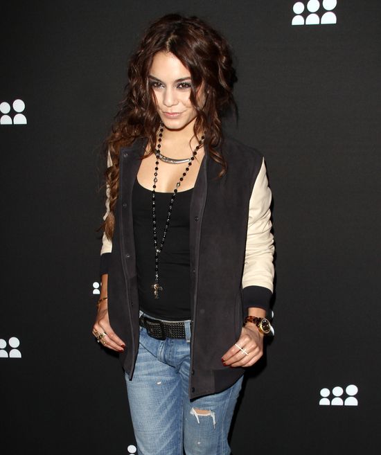 Vanessa Hudgens kontra Miley Cyrus (FOTO)