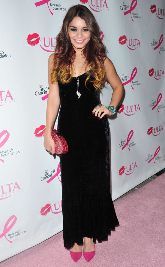 Vanessa Hudgens na dywaniku (FOTO)