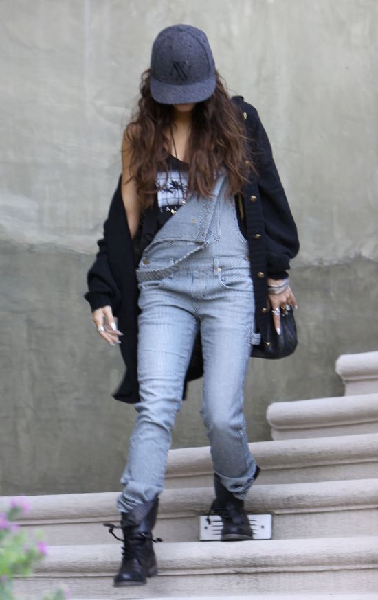 Gorszy dzień Vanessy Hudgens (FOTO)