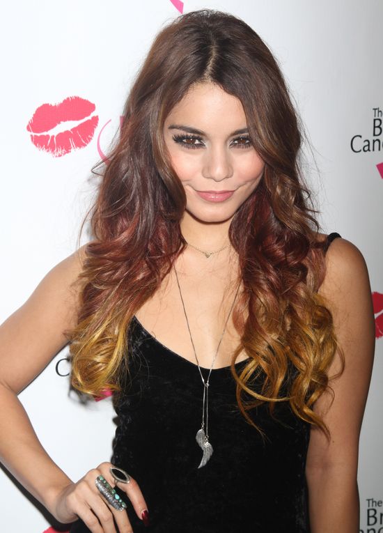 Vanessa Hudgens na dywaniku (FOTO)