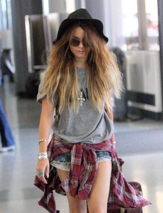 Vanessa Hudgens zapomniała grzebienia? (FOTO)