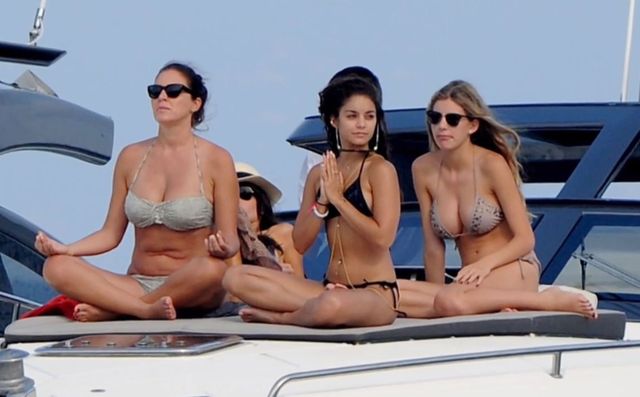 Vanessa Hudgens w bikini (FOTO+VIDEO) Vanessa Hudgens w bikini (FOTO+VIDEO)