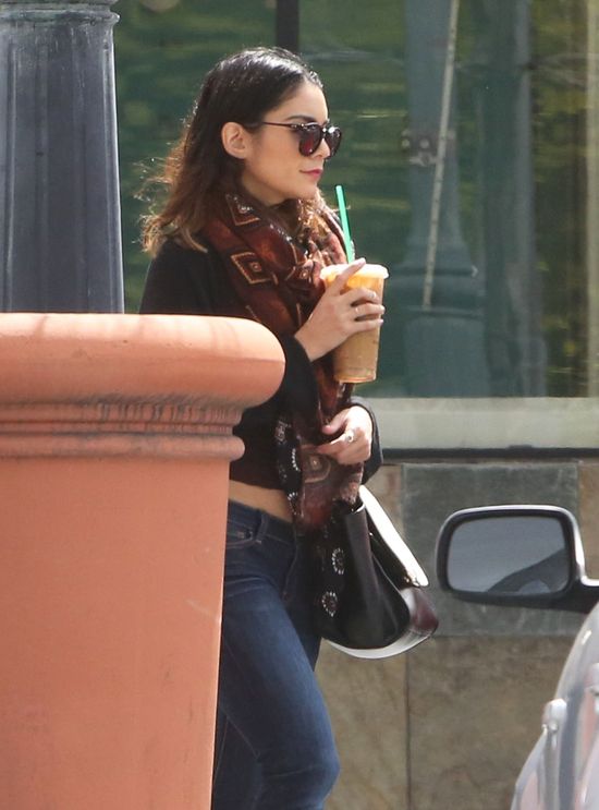 Vanessa Hudgens chętnie pokazuje swoją szczupłą sylwetkęFOTO Vanessa Hudgens chętnie pokazuje swoją szczupłą sylwetkęFOTO