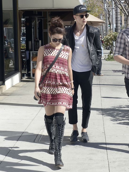 Czy Vanessie Hudgens nie jest gorąco?