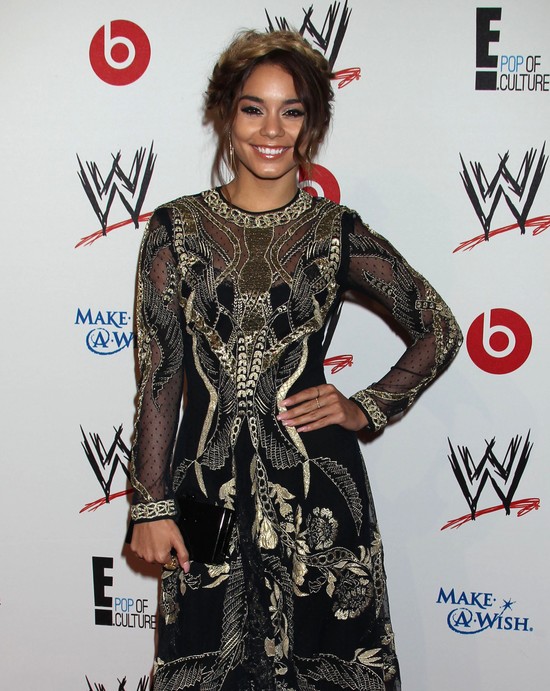 Vanessa Hudgens wygląda jak choinka (FOTO)