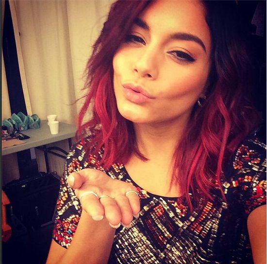 Vanessa Hudgens zrobiła sobie grzywkę (FOTO) Vanessa Hudgens zrobiła sobie grzywkę (FOTO)