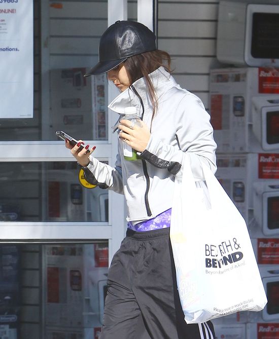 Najgorsza ze stylizacji Vanessy Hudgens? (FOTO)