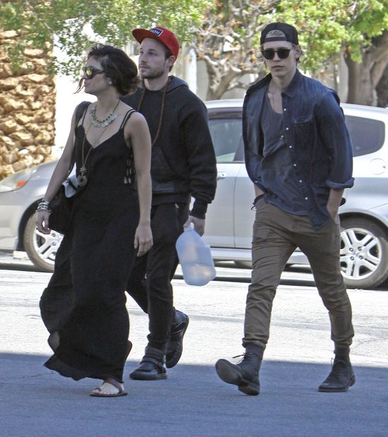 Vanessa Hudgens z chłopakiem na randce (FOTO) Vanessa Hudgens z chłopakiem na randce (FOTO)