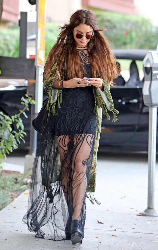 Gotycki look Vanessy Hudgens  (FOTO)