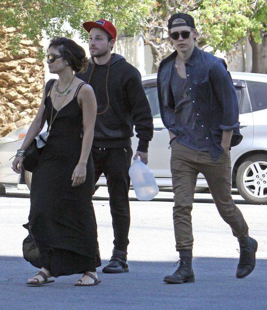 Vanessa Hudgens z chłopakiem na randce (FOTO) Vanessa Hudgens z chłopakiem na randce (FOTO)