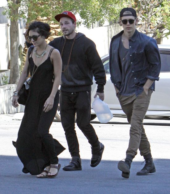 Vanessa Hudgens z chłopakiem na randce (FOTO) Vanessa Hudgens z chłopakiem na randce (FOTO)