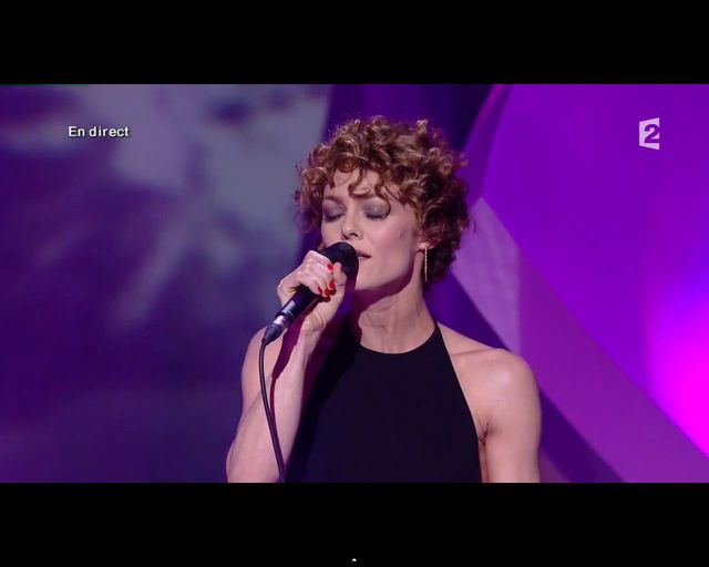 Vanessa Paradis obcięła włosy (FOTO) Vanessa Paradis obcięła włosy (FOTO)