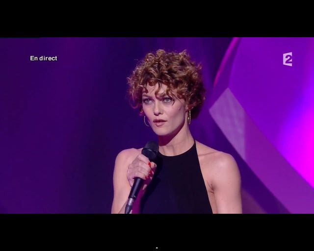 Vanessa Paradis obcięła włosy (FOTO) Vanessa Paradis obcięła włosy (FOTO)