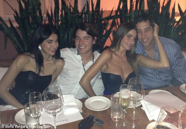 Celebryci twittują sylwestrowo (FOTO)