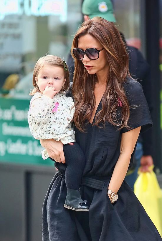 Victoria Beckham na okładce Elle (FOTO)