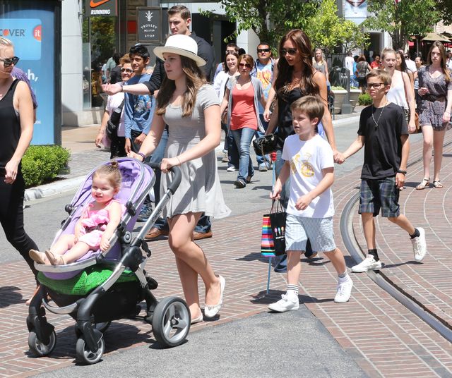 Victoria Beckham z dziećmi na zakupach (FOTO)