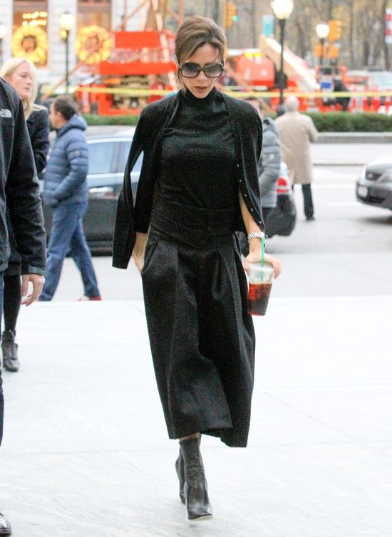 Vogue zrobił z Victorii Beckam KALEKĘ! (FOTO) Vogue zrobił z Victorii Beckam KALEKĘ! (FOTO)