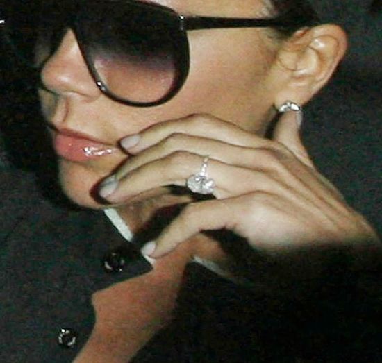 Victoria Beckham ma aż 13 pierścionków zaręczynowych! Victoria Beckham ma aż 13 pierścionków zaręczynowych!