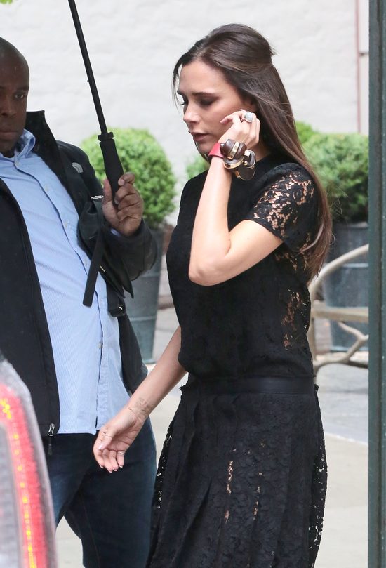 Victoria Beckham wystawi na aukcję ubranka Harper Seven FOTO