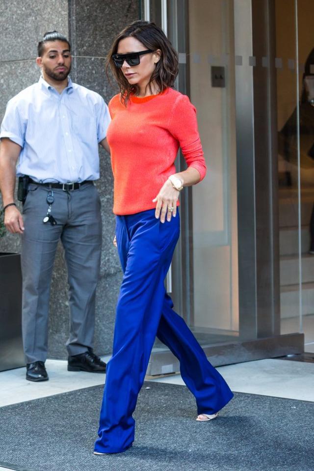 Ubrana od stóp do głów? Nie szkodzi - spójrzcie na reakcje mężczyzn (FOTO) Ubrana od stóp do głów? Nie szkodzi - spójrzcie na reakcje mężczyzn (FOTO)