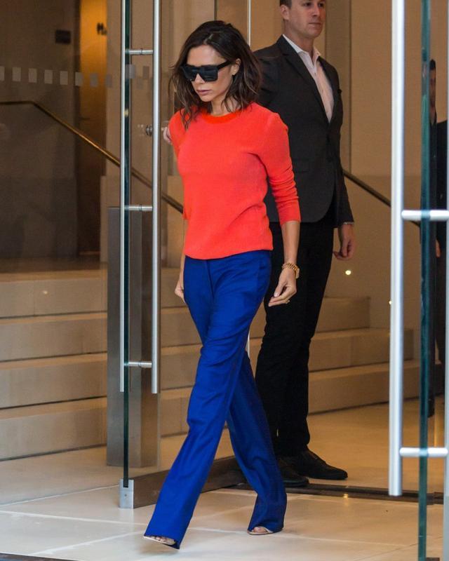 Ubrana od stóp do głów? Nie szkodzi - spójrzcie na reakcje mężczyzn (FOTO) Ubrana od stóp do głów? Nie szkodzi - spójrzcie na reakcje mężczyzn (FOTO)