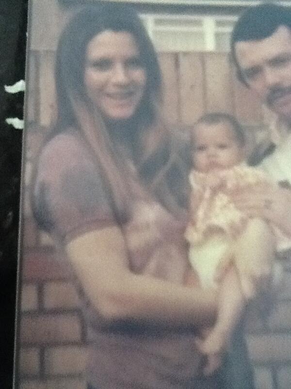 Victoria Beckham pokazała zdjęcia z dzieciństwa (FOTO)