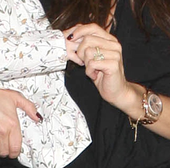 Victoria Beckham z córeczką na lotnisku (FOTO)