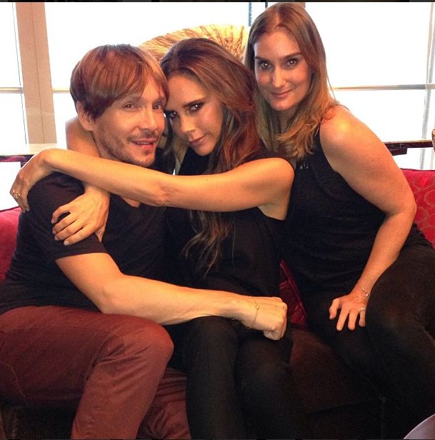 Co tak bawi Evę Longorię? (FOTO)