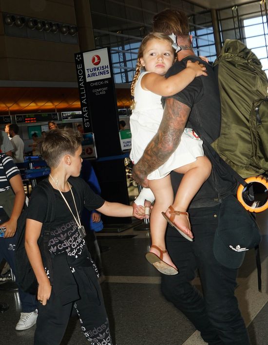 Internauci hejtują trzyletnią Harper Beckham! (FOTO)