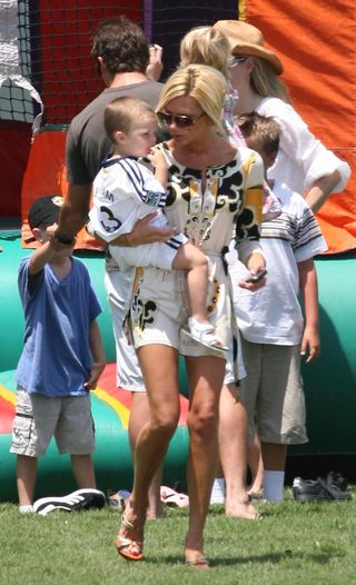 Zakochani państwo Beckham na okładce Vogue Paris (FOTO)