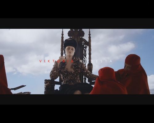 Victoria Modesta ma protezę nogi i robi furorę w sieci VIDEO Victoria Modesta ma protezę nogi i robi furorę w sieci VIDEO