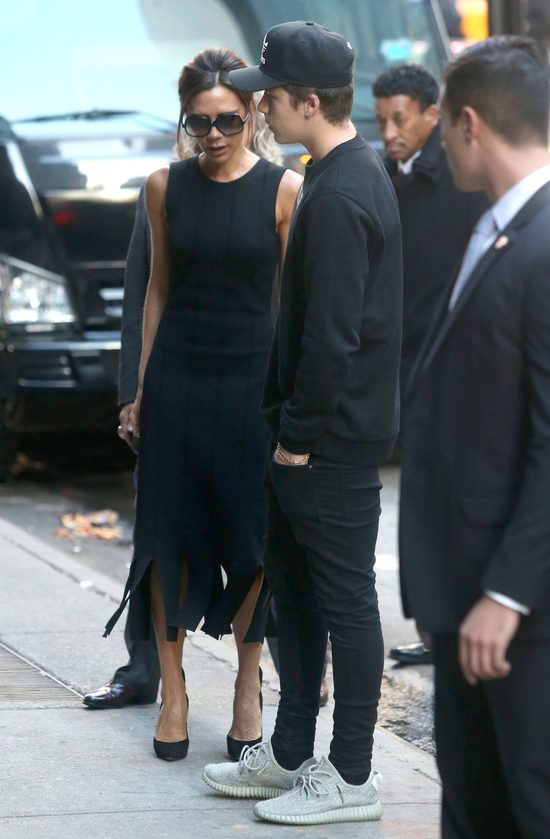 Gdy zdejmie okulary, Victoria Beckham nie wygląda najlepiej 