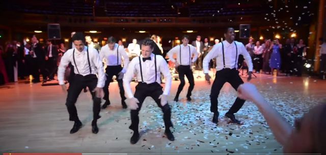 Takiego tańca pana młodego jeszcze NIE widzieliście (VIDEO) Takiego tańca pana młodego jeszcze NIE widzieliście (VIDEO)