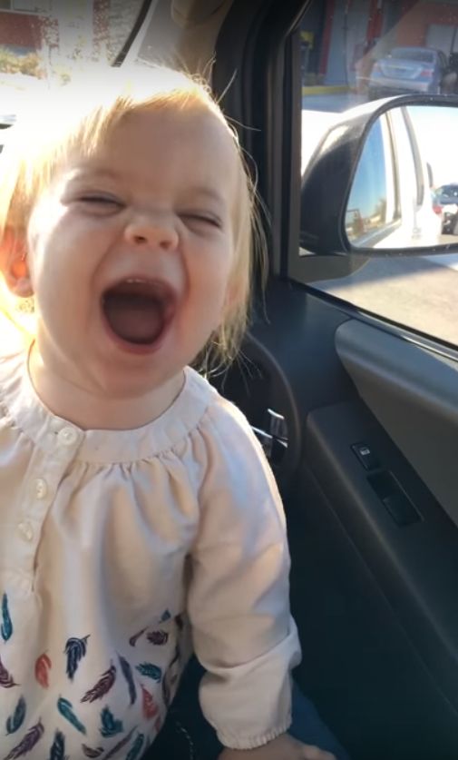 Wow! Ta 2-latka brawurowo zaśpiewała przebój Adele (VIDEO)