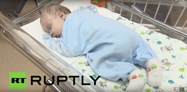 Ten kot uratował noworodka przed śmiercią (VIDEO) Ten kot uratował noworodka przed śmiercią (VIDEO)