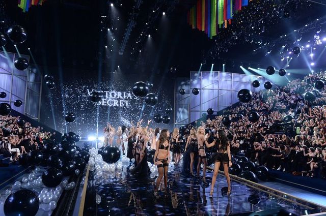 Mamy zdjęcia z Victoria's Secret Show! (FOTO)