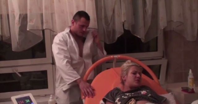 Eliza i Trybson pokazali dziecko i poród (VIDEO) Eliza i Trybson pokazali dziecko i poród (VIDEO)