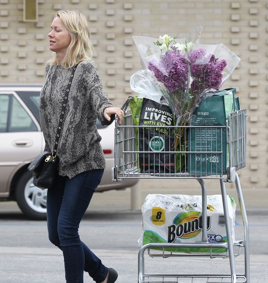 Naomi Watts przyłapana bez makijażu (FOTO)