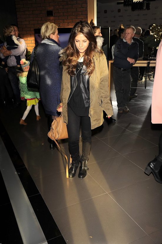 Weronika Rosati bez ciężkiego makijażu. I tak niech zostanie Weronika Rosati bez ciężkiego makijażu. I tak niech zostanie