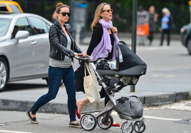 Olivia Wilde pozuje z odsłoniętą piersią 