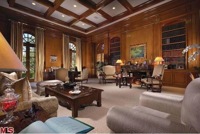 Kardashianki są biedne przy właścicielce tego domu Kardashianki są biedne przy właścicielce tego domu