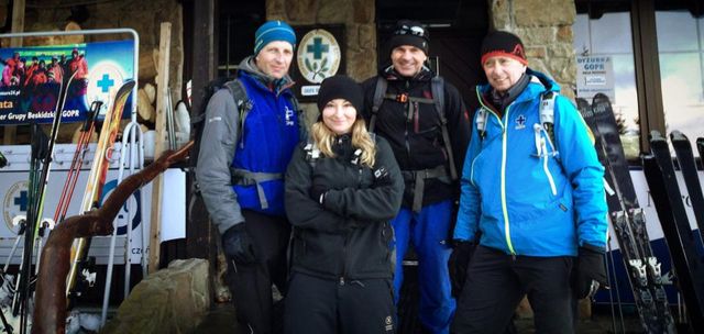 Martyna Wojciechowska z córką Marysią na łyżwach (FOTO) Martyna Wojciechowska z córką Marysią na łyżwach (FOTO)