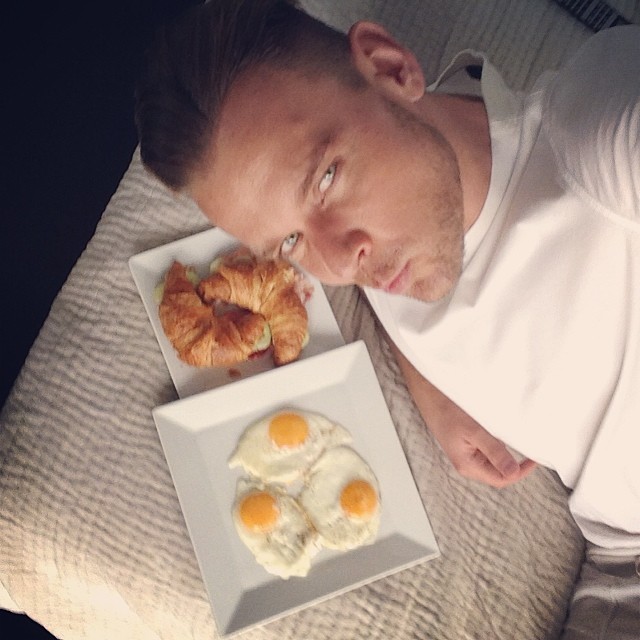 Woliński w windzie z Górniak (FOTO)