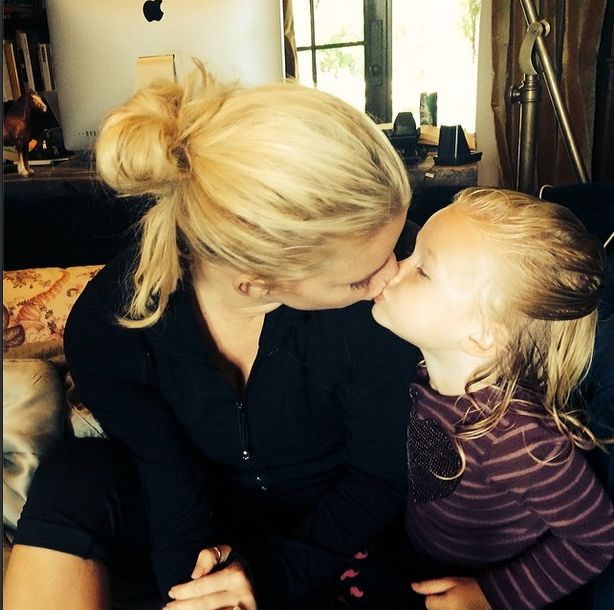 Jessica Simpson ścięła włosy (FOTO) Jessica Simpson ścięła włosy (FOTO)